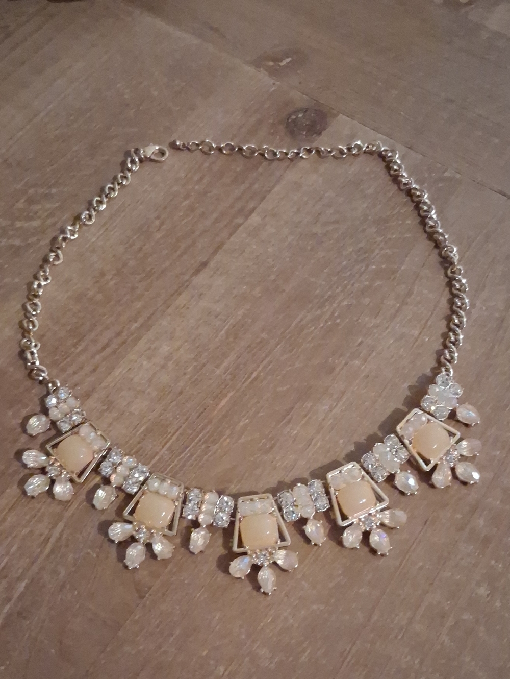 New Elegant Gold and Cream Statement Necklace - Women Jewelry - Picture 14 of 16